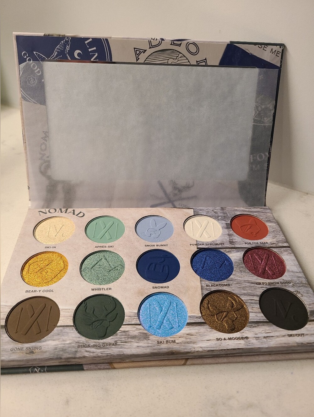 Nomad Whistler Snow Lodge Eyeshadow Palette